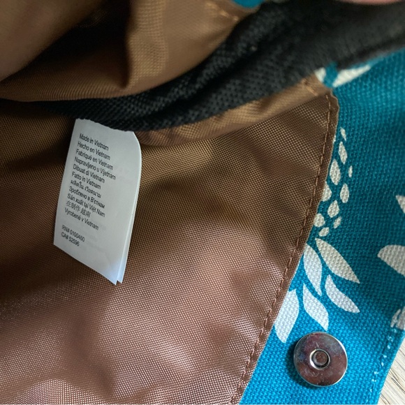 Kavu Teal Votyon Crossbody Bag with Pineapple Print - Picture 5 of 11